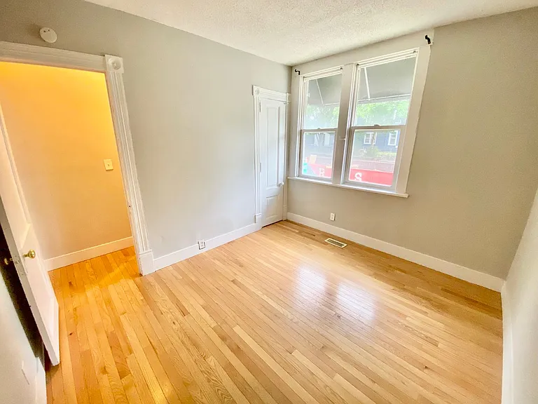 301 17th Ave Ne — Photo 11