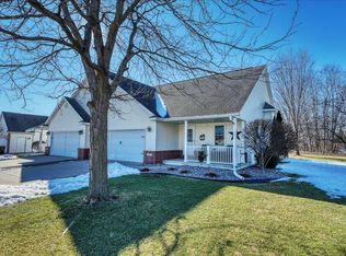 1007 Kristy Ln, Onalaska, WI 54650