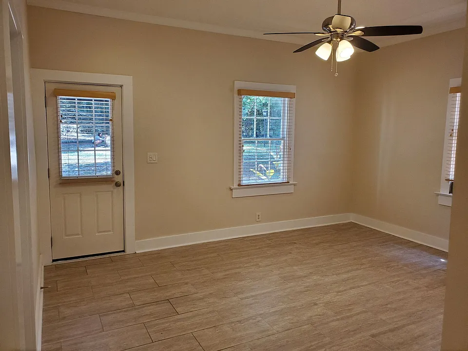 149 Peachtree Cir NE #25