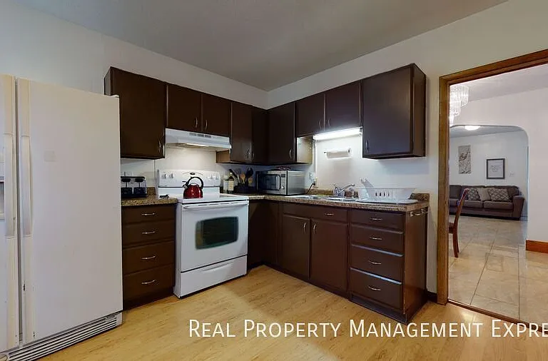 630 N Nesmith Ave — Photo 3