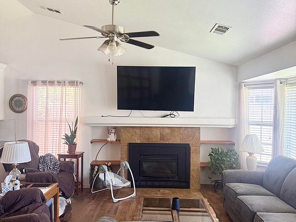 3rd image of 1535 Hartley Avenue