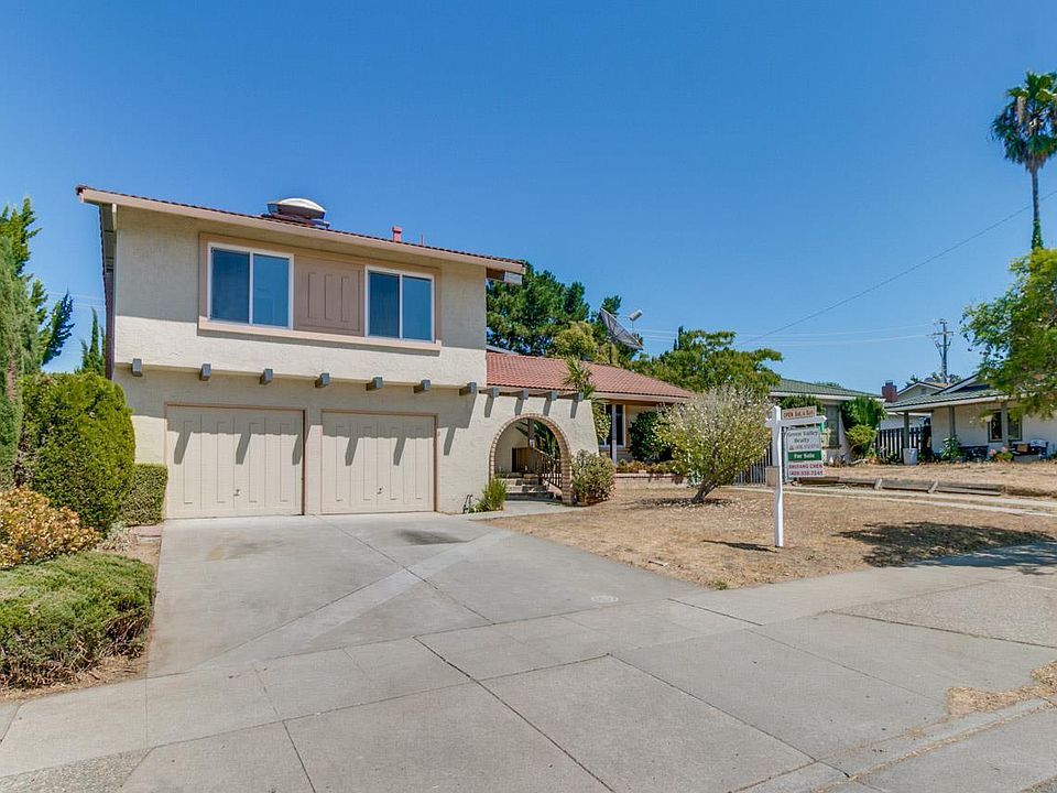 1st image of 4034 Forestwood Dr