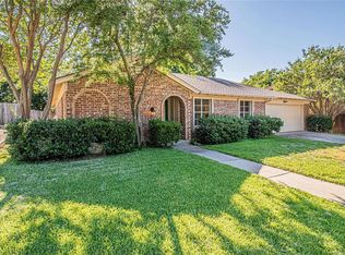 3609 Harwood Ct, Bedford, TX 76021