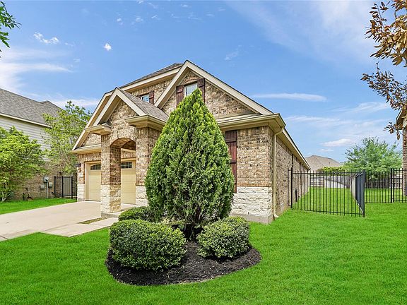 2nd image of 130 N Heritage Mill Cir