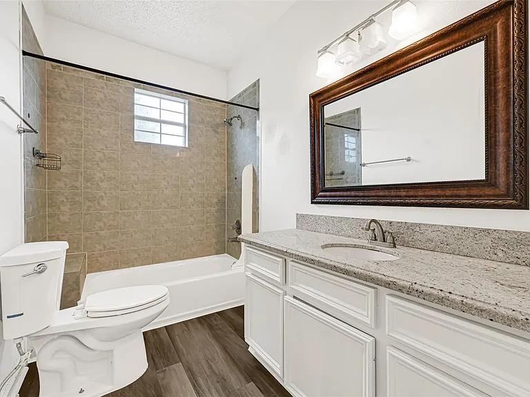 10535 Emnora Ln — Photo 16