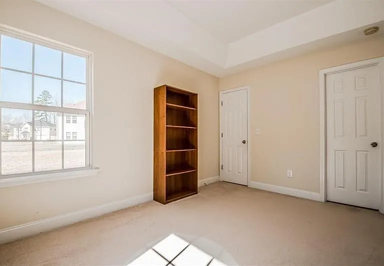 3125 Avondale Point — Photo 9