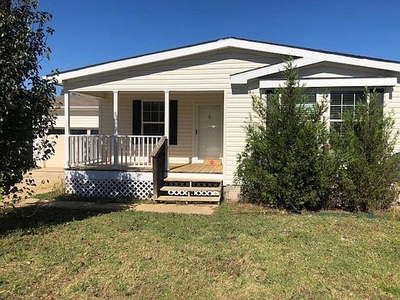3rd image of 63 Crest Oak Dr
