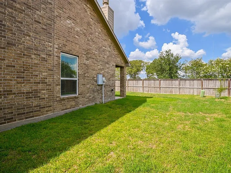 2410 Summers Glen Ct — Photo 4