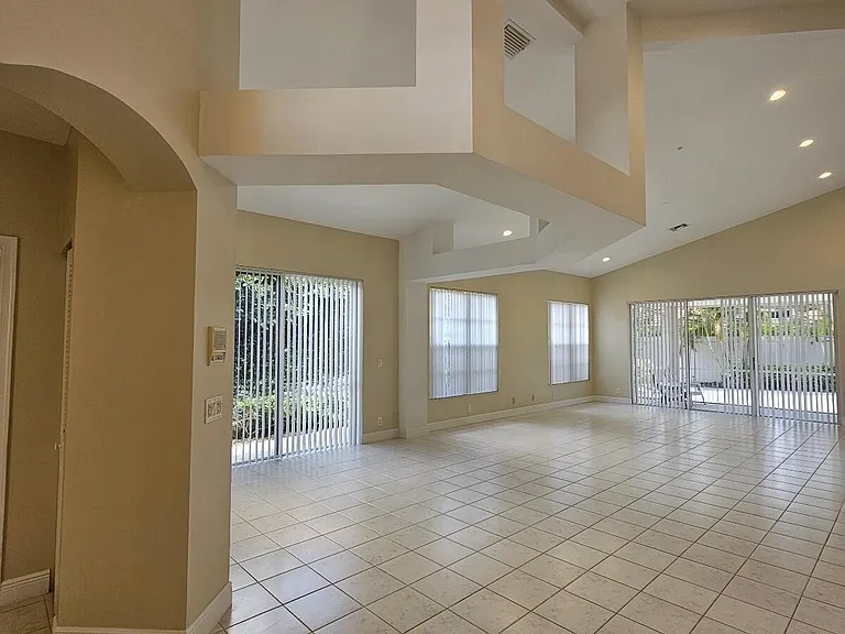 6190 NW 23rd Rd — Photo 3
