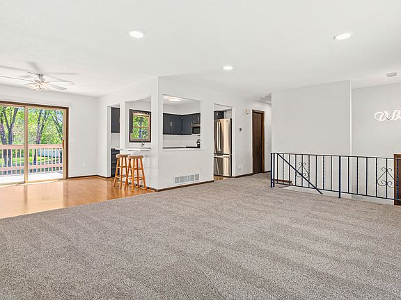 4th image of 15133 Taylor St NE