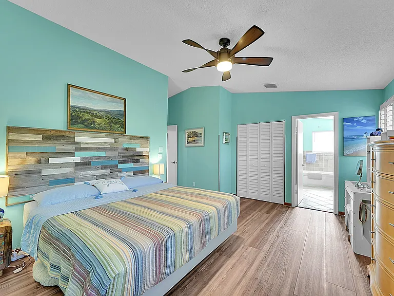 2922 Port Royale Ln S — Photo 27