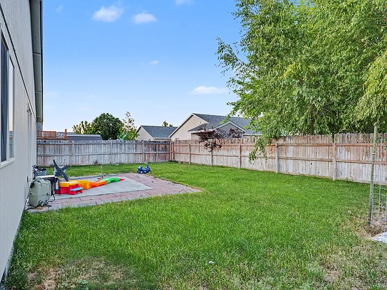 1909 Allen Ave — Photo 24