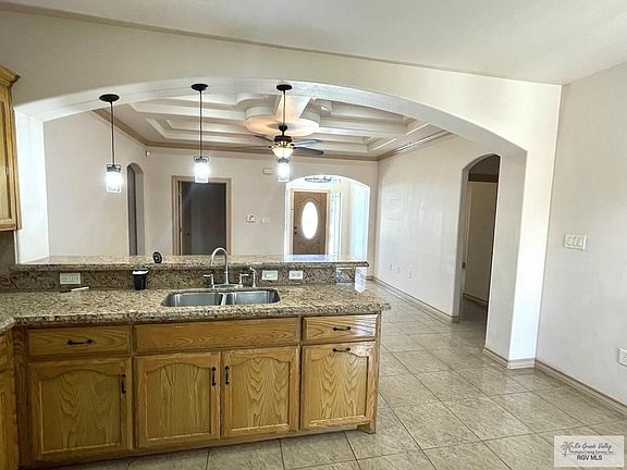 5th image of 2864 El Encanto St