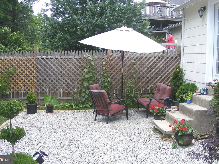 316 Locust Ave — Photo 35