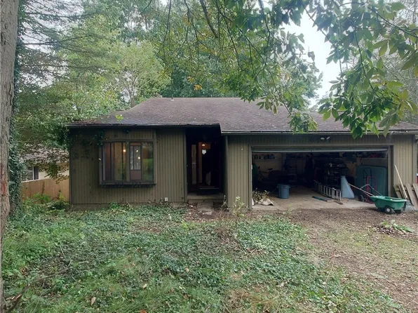 6407 Woodmoor Ave NW, Canton, OH 44718