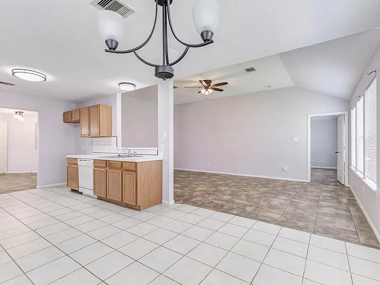 5923 Shining Leaf Ct — Photo 11