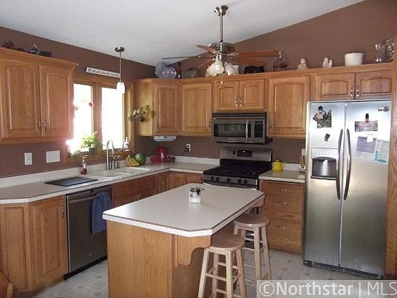 2nd image of 883 Sandhurst Dr W