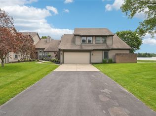 322 N Bayshore Dr #3, Columbiana, OH 44408