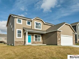 20716 Fowler Ave, Elkhorn, NE 68022
