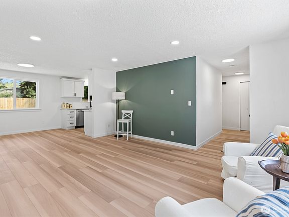 5th image of 15411 121st Avenue Ct E