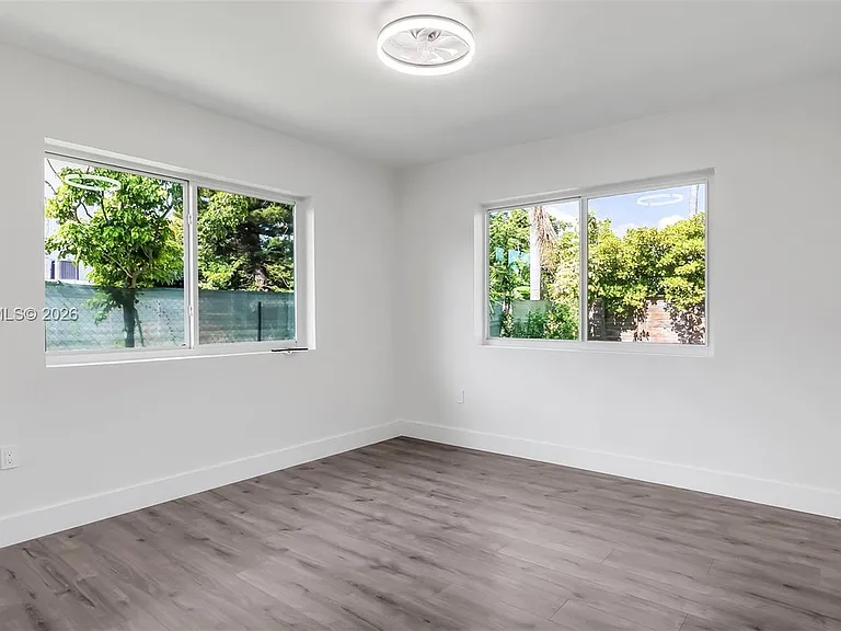 1500 NE 13th Pl — Photo 16