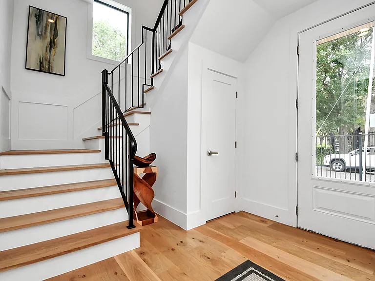2303 Yupon St — Photo 9