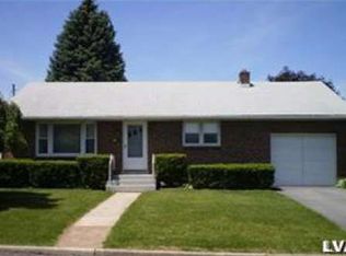 1312 Hemlock Dr, Whitehall, PA 18052