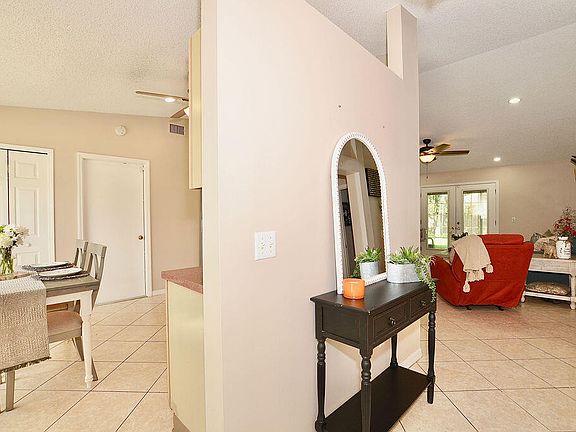 5th image of 2432 SW Vardon Street