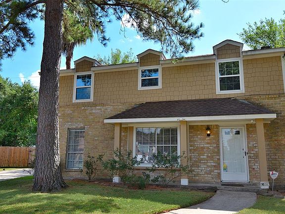 2nd image of 10418 Crescent Moon Dr