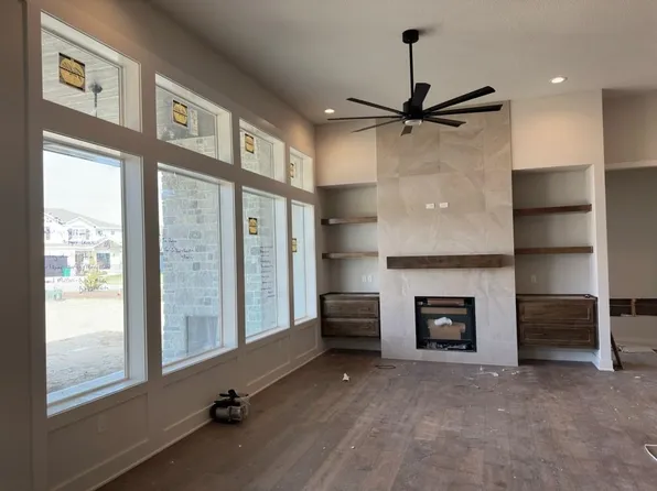 17408 Parkhill St, Overland Park, KS 66221