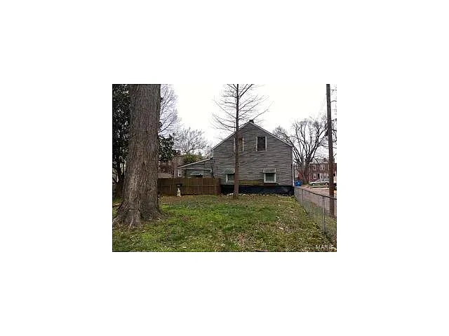 1919 Wyoming St photo 1