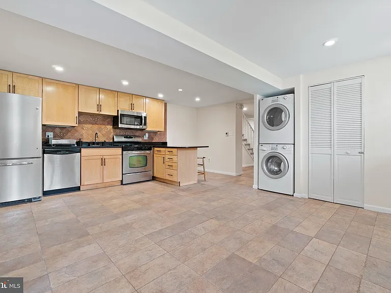 441 21st St NE #B — Photo 17