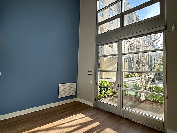 2nd image of 411 Francisco St #112