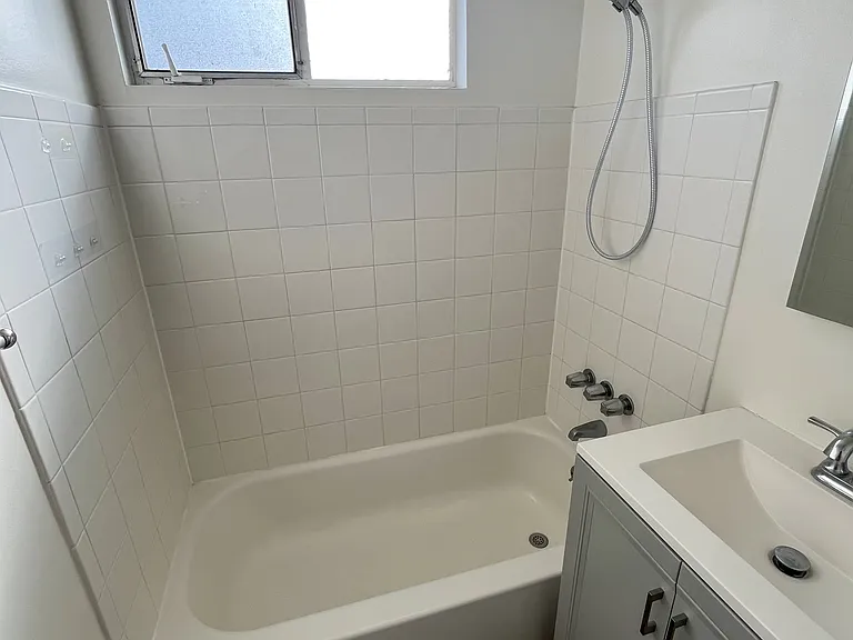 1144 N Hollywood Way — Photo 18