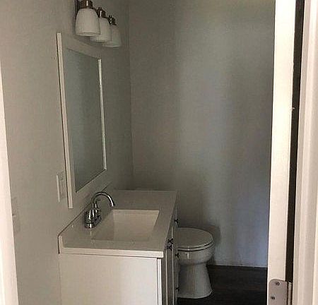 4th image of 1308 Lincoln Ave