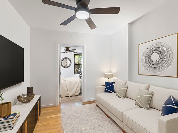 4th image of 246 E 90th St #3E