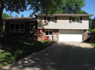 2310 Denise Cir, Bellevue, NE 68005