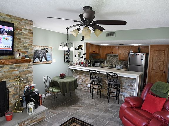 4th image of 1081821 Cove Rd