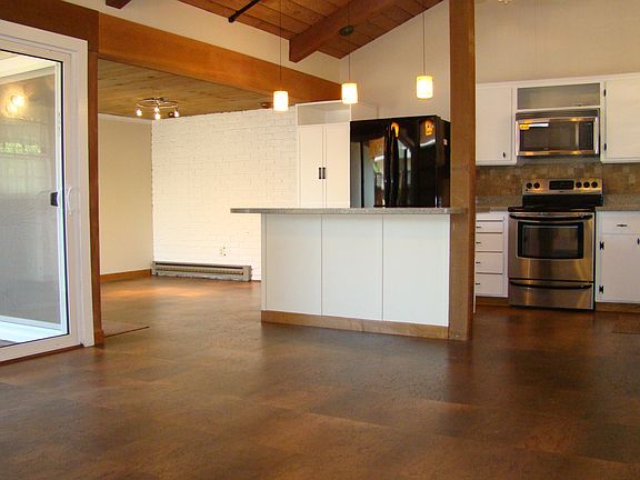 3rd image of 560 Millich Dr #B
