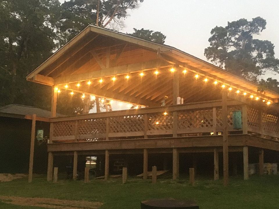 1st image of 407 N Bayou Bend Dr