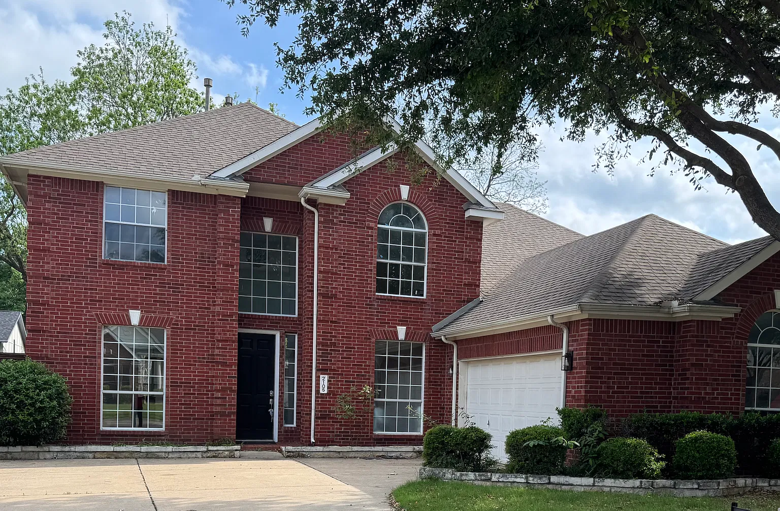 5 bed, 3229 sqft, $3,000 — Photo 1