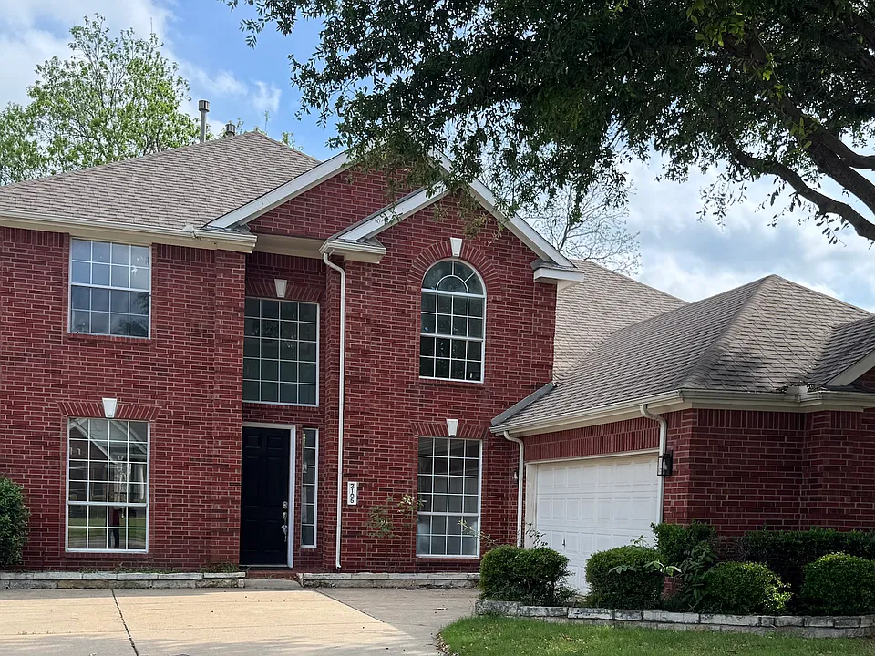2105 Woodview Dr