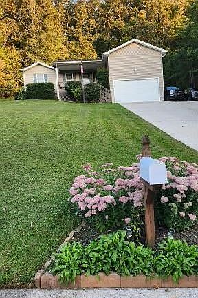 2nd image of 204 Foxfire Ln