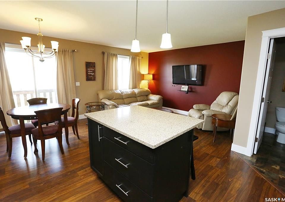 1st image of 901 4th St S Unit 115