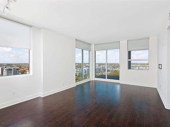 4th image of 315 NE 3rd Ave APT 1401