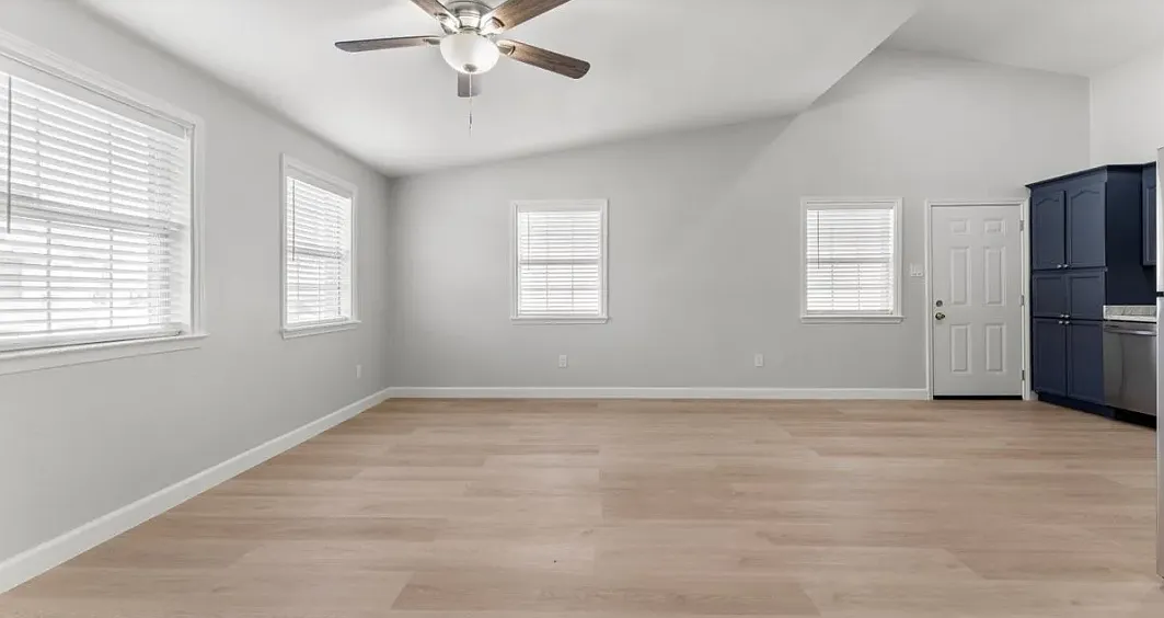 3 bed, 1130 sqft, $1,750 — Photo 3