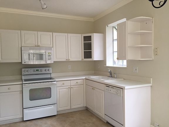 4th image of 1540 Weeping Willow Way