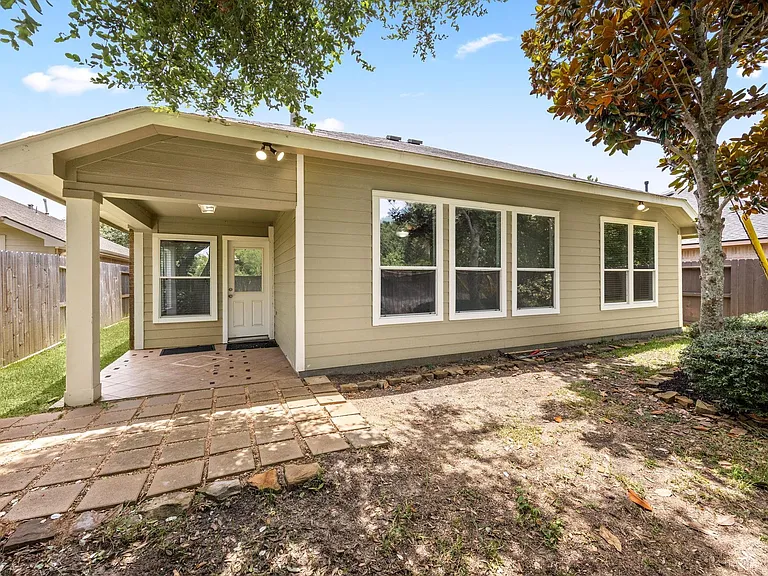 25030 Emporia Point Ct — Photo 27