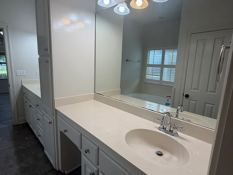 3001 Northbank Dr — Photo 31