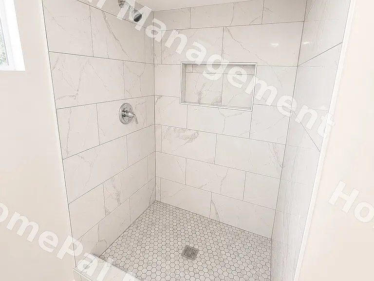 2416 Fowler Ave — Photo 12